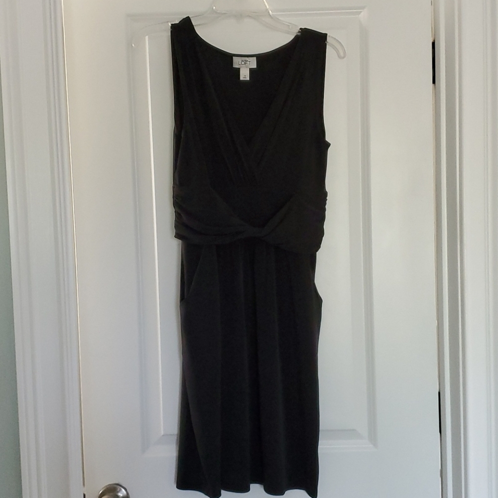 Loft sz 10 black sleeveless dress with pockets